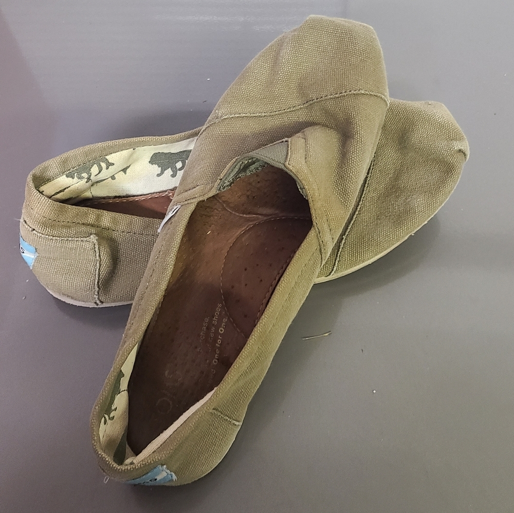 Tom's Women Classic Green Slip-Ons